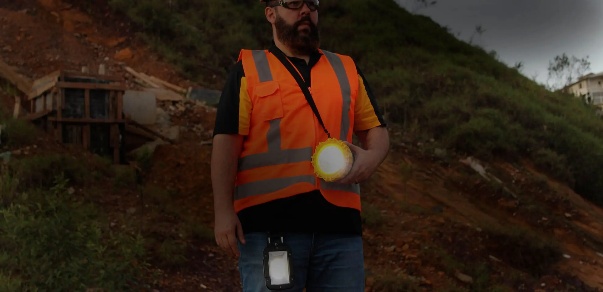 Lanternas de Mão para Indústria: Conheça Nossos Modelos Profissionais